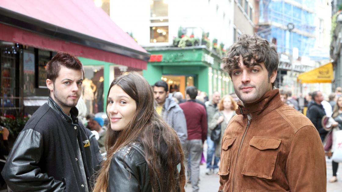 Foto de estudantes de intercâmbio de Ensino Médio na Escócia em Edimburgo Foto de estudantes de intercâmbio de Ensino Médio na Escócia em Edimburgo